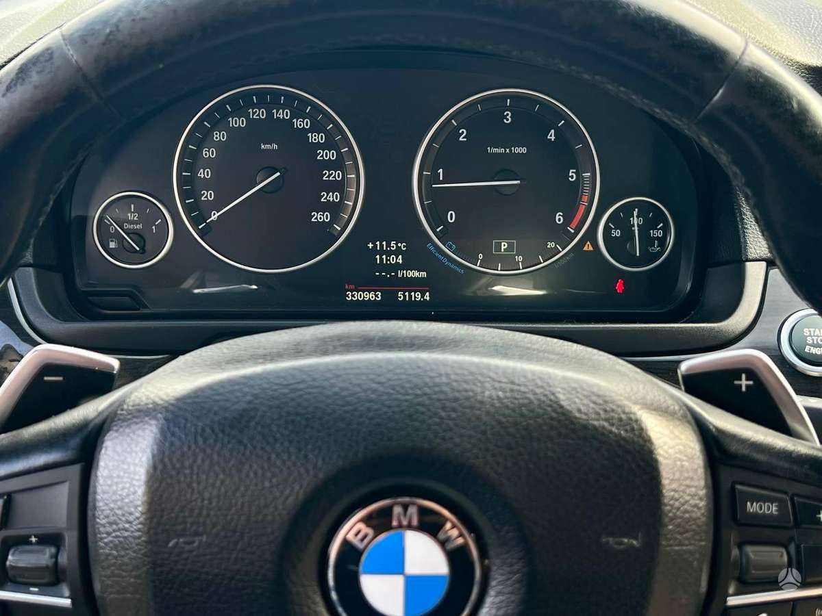 BMW 520 2011 — photo 13