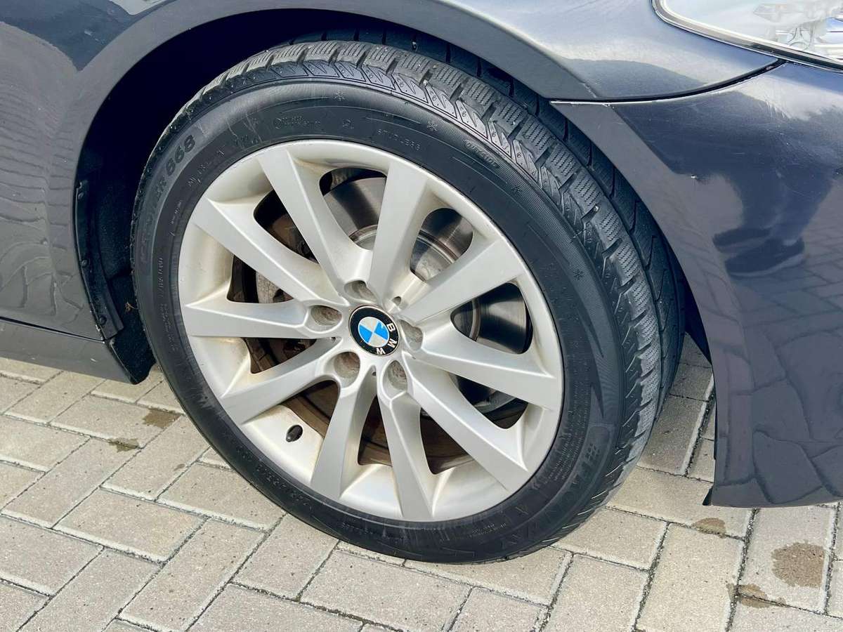 BMW 520 2011 — photo 14