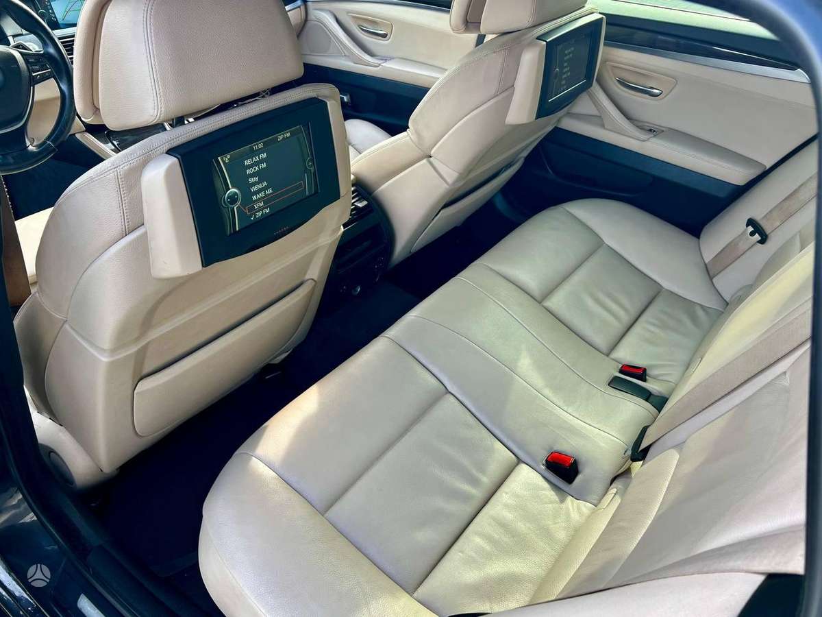 BMW 520 2011 — photo 9