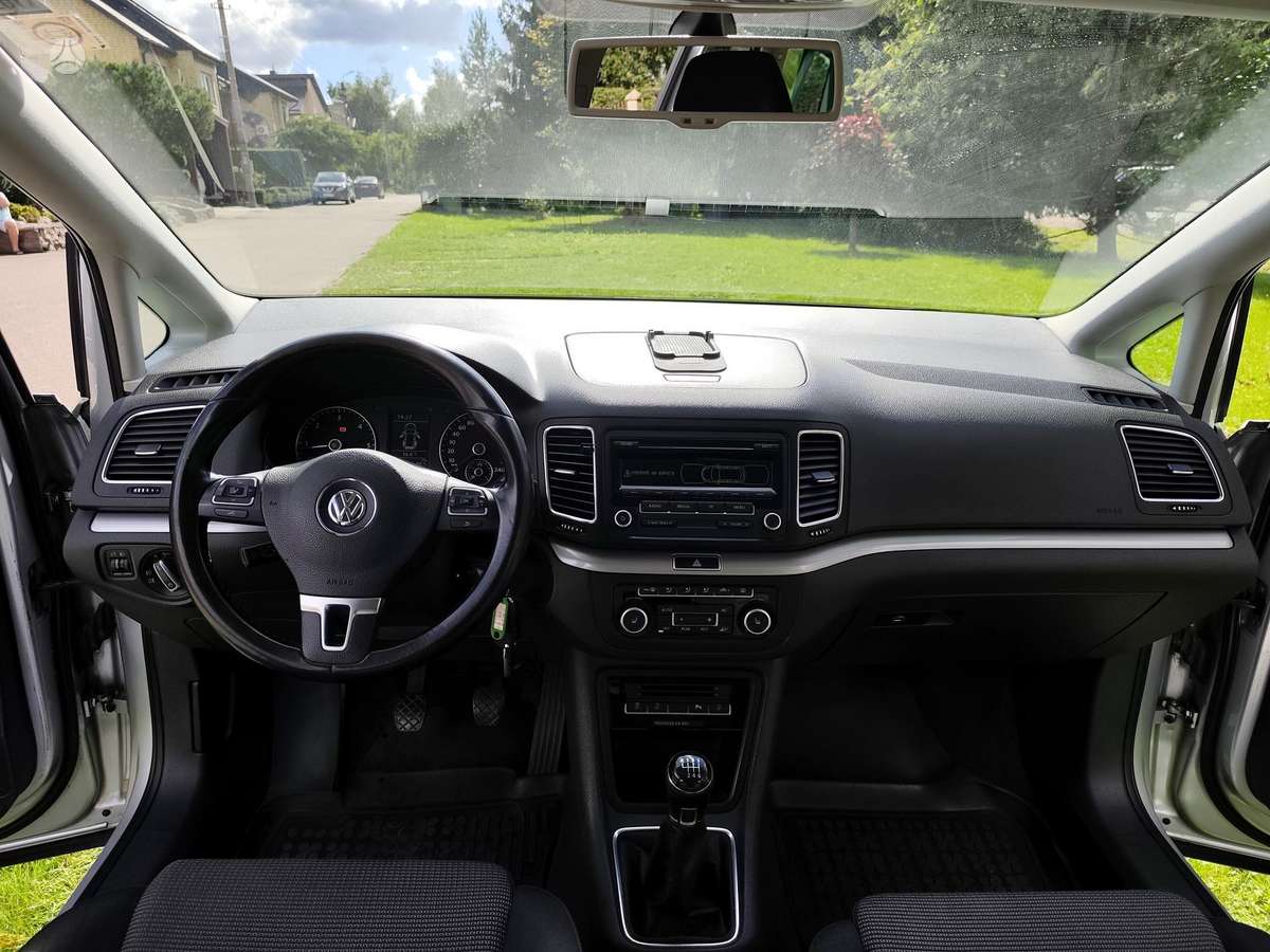 Volkswagen Sharan 2012 — photo 13