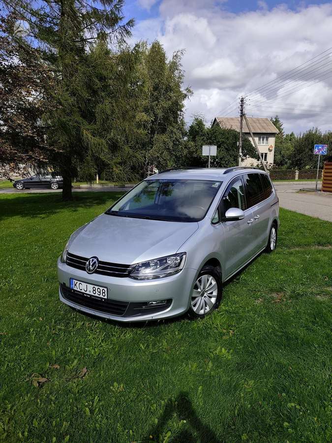 Volkswagen Sharan 2012 — interior