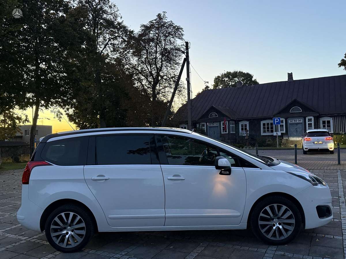 Peugeot 5008 2014 — фото 12