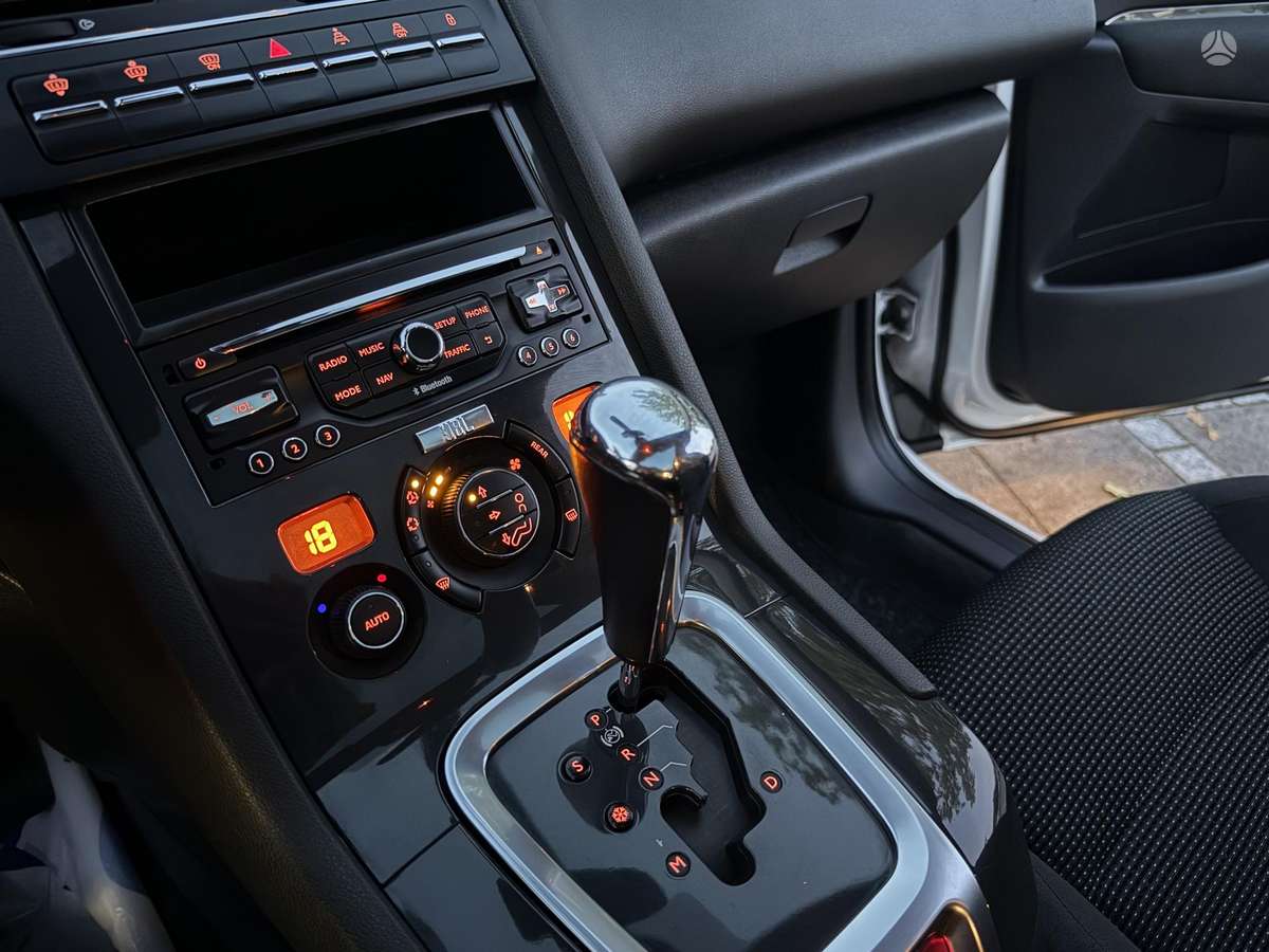Peugeot 5008 2014 — фото 17