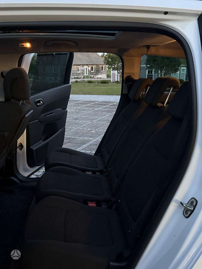 Peugeot 5008 2014 — фото 19