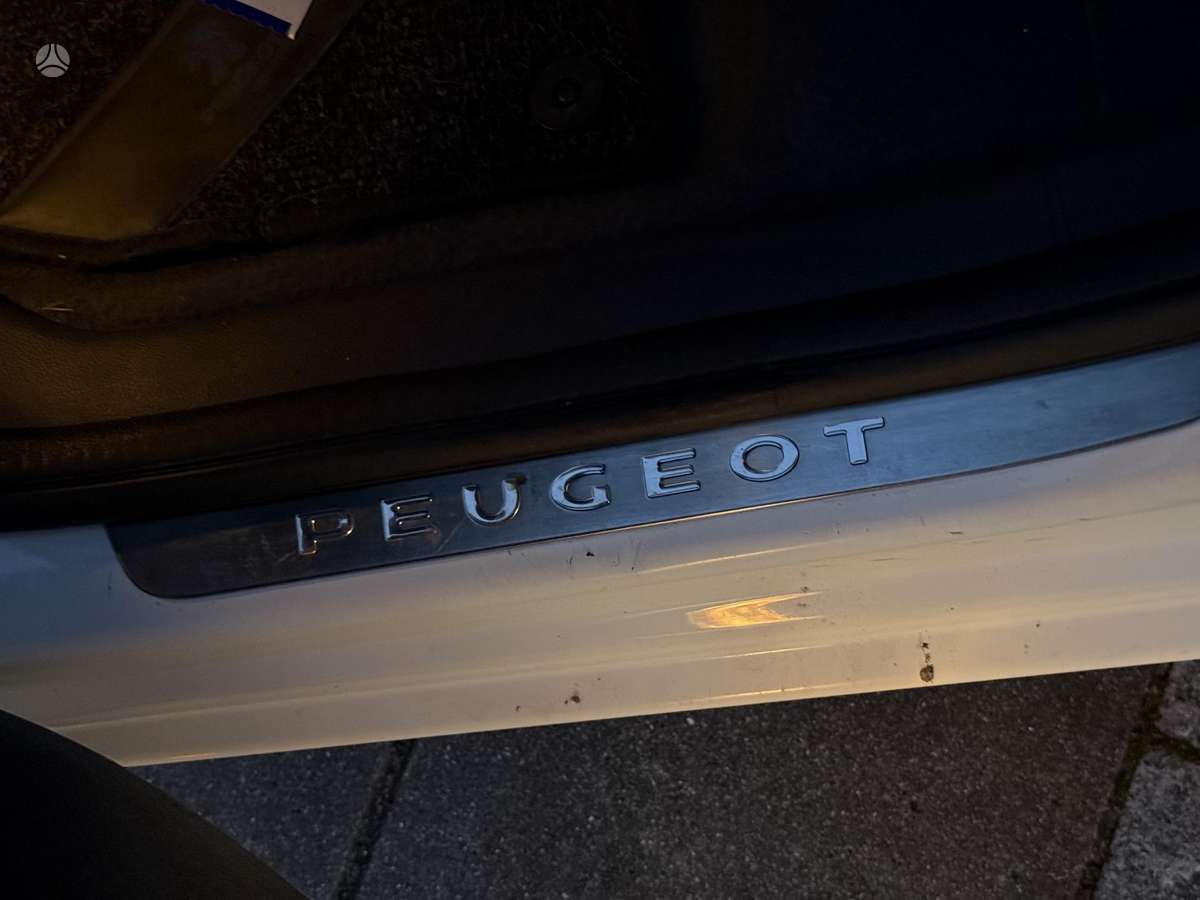 Peugeot 5008 2014 — фото 25