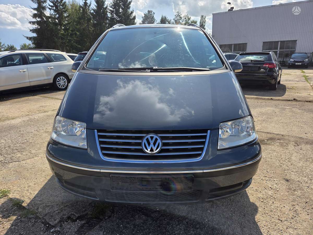 Volkswagen Sharan 2006 — rear view