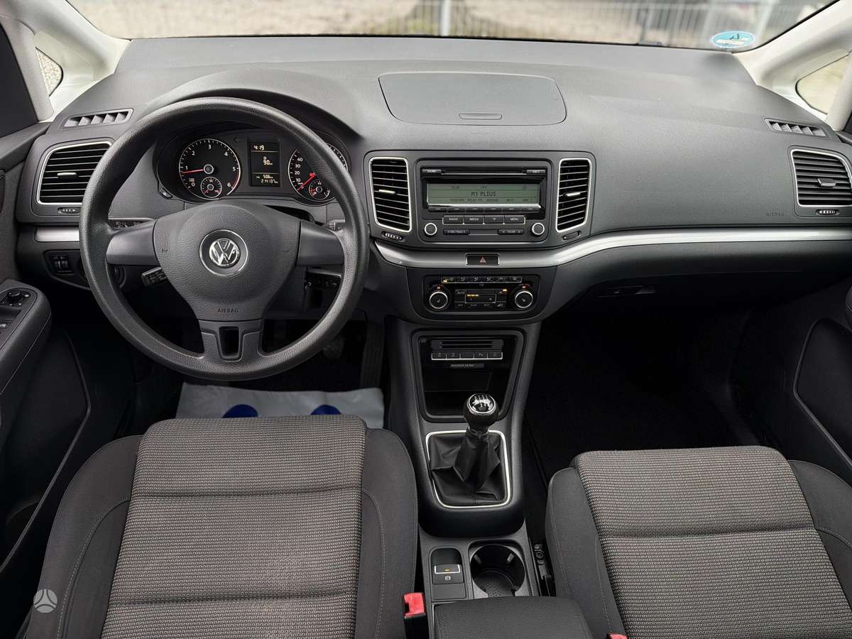 Volkswagen Sharan 2012 — photo 10
