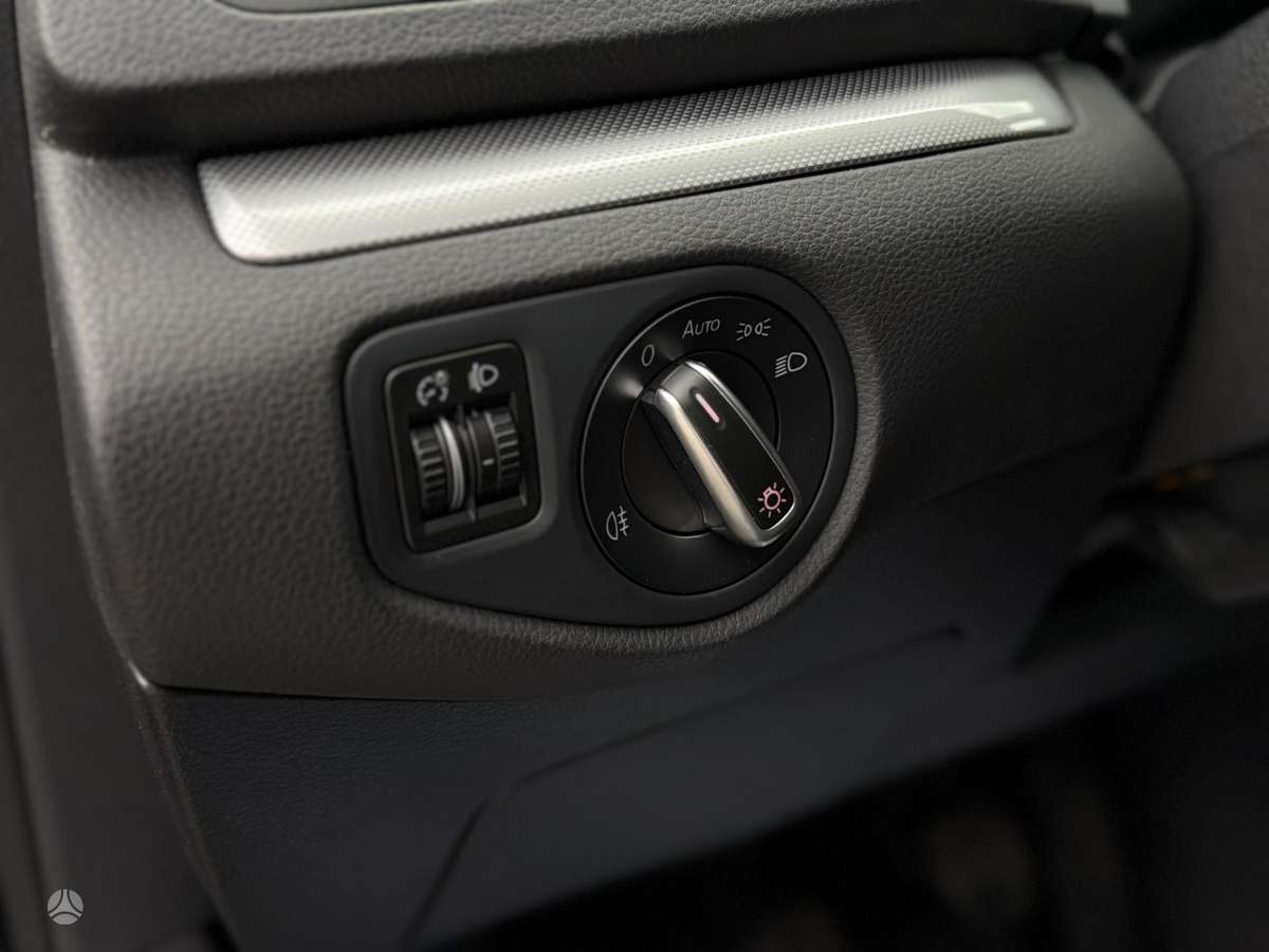 Volkswagen Sharan 2012 — photo 19