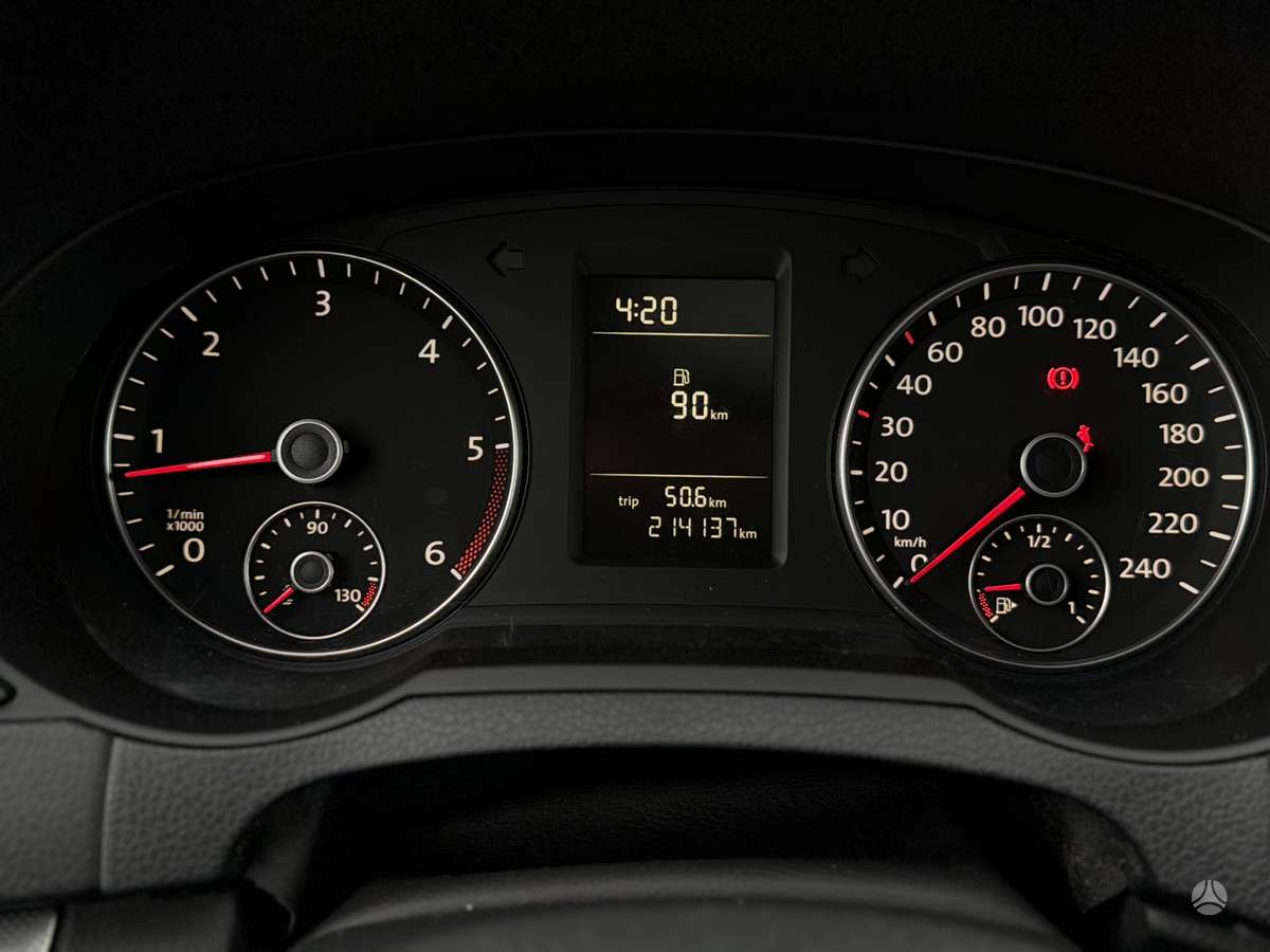 Volkswagen Sharan 2012 — photo 21