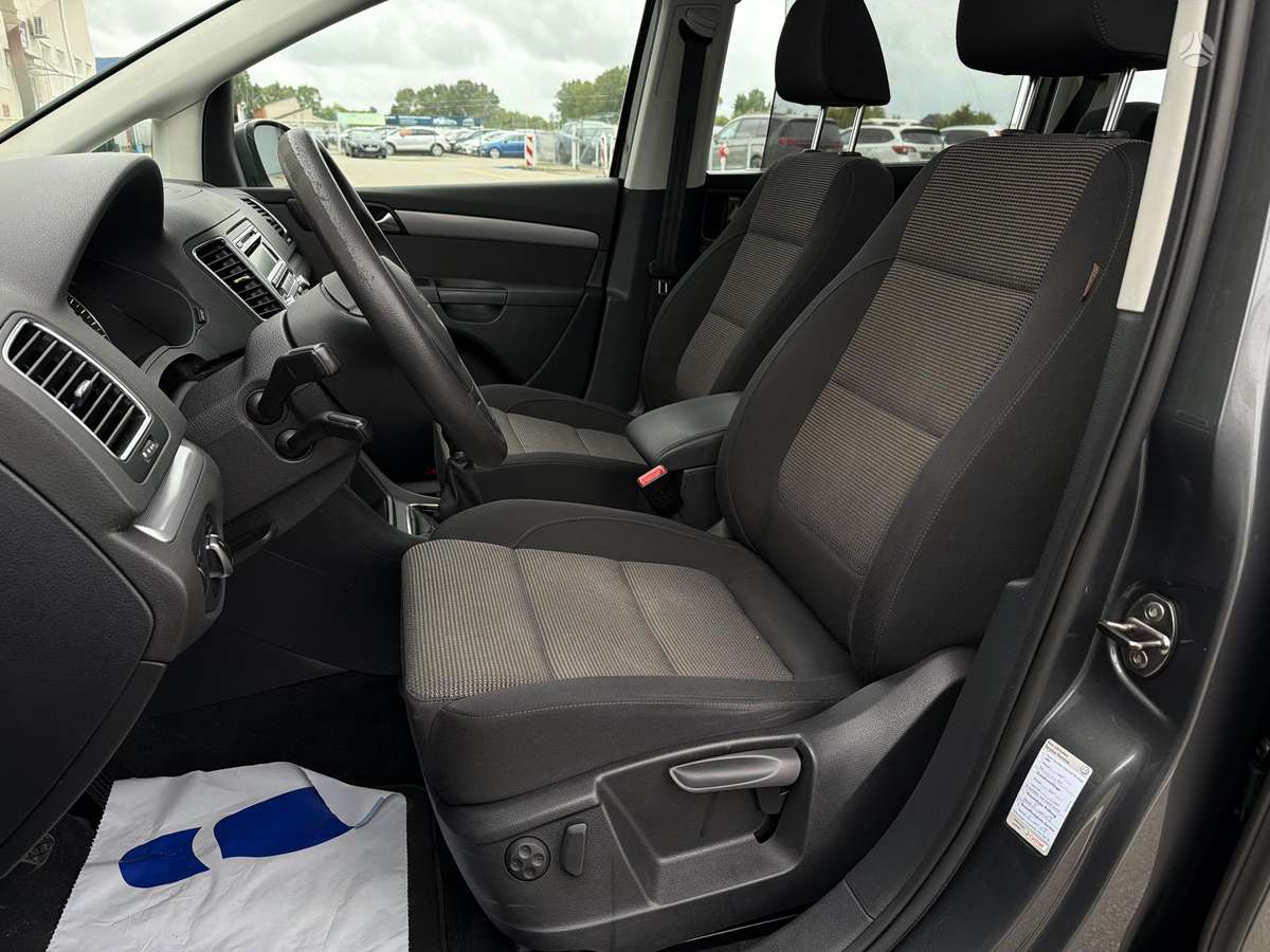 Volkswagen Sharan 2012 — photo 22