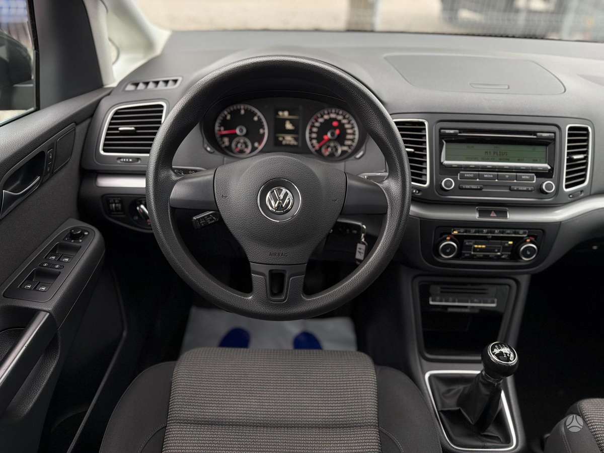 Volkswagen Sharan 2012 — photo 23