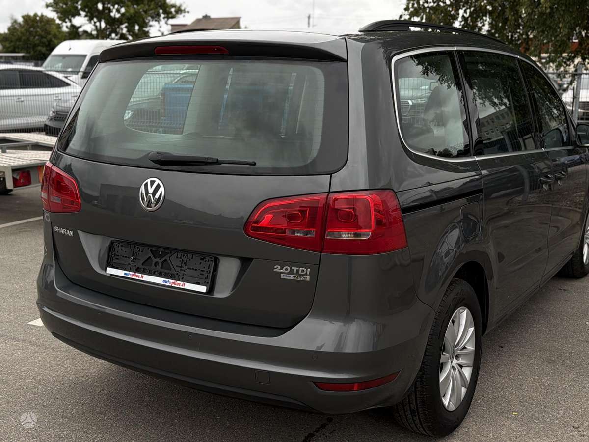 Volkswagen Sharan 2012 — photo 8