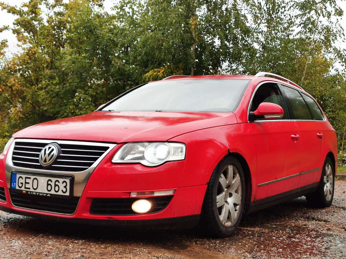 Volkswagen Passat 2009 — rear view