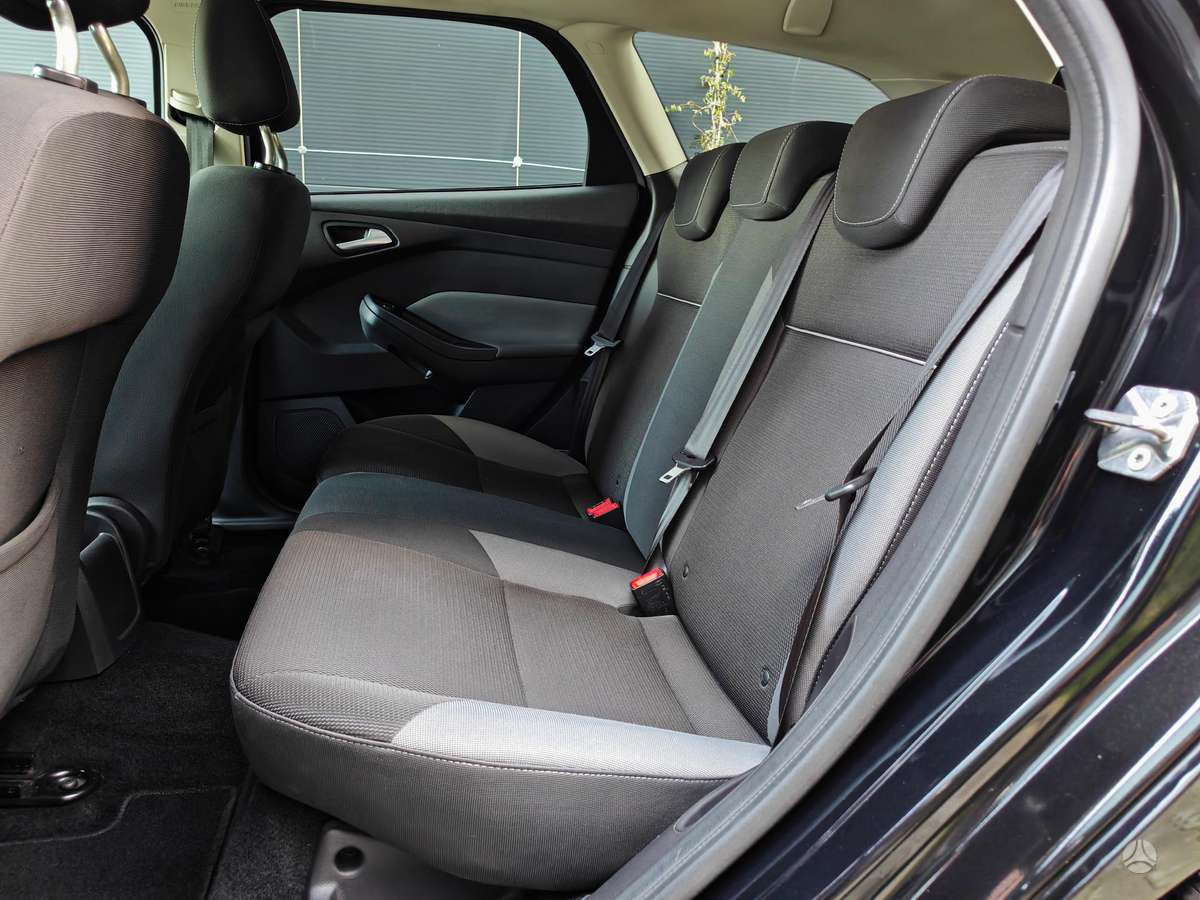 Ford Focus 2014 — photo 17