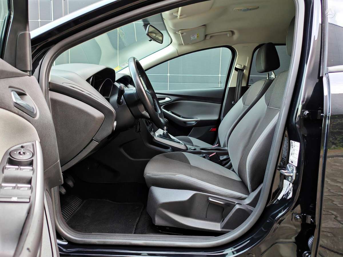 Ford Focus 2014 — photo 20