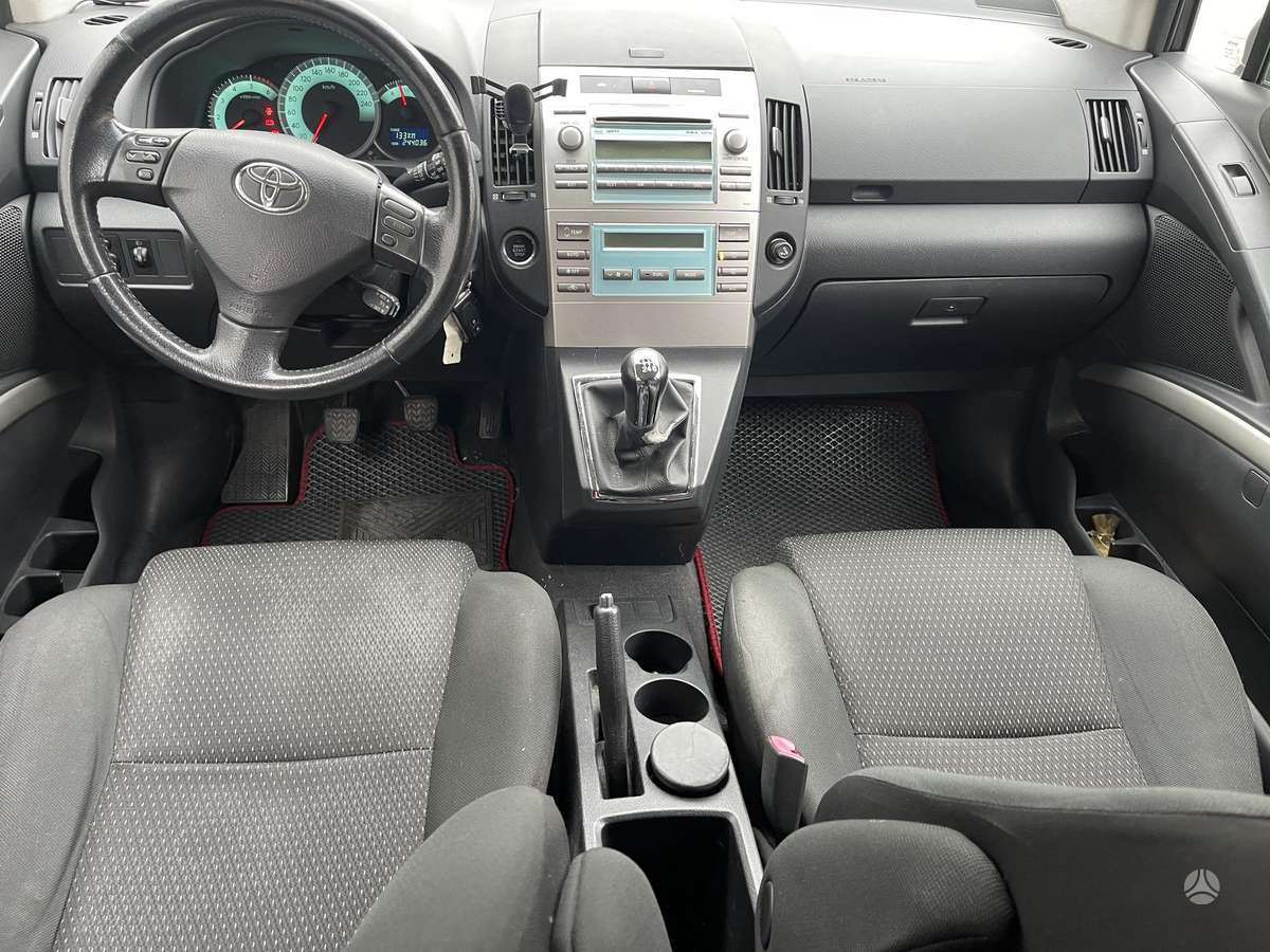 Toyota Corolla 2008 — photo 25