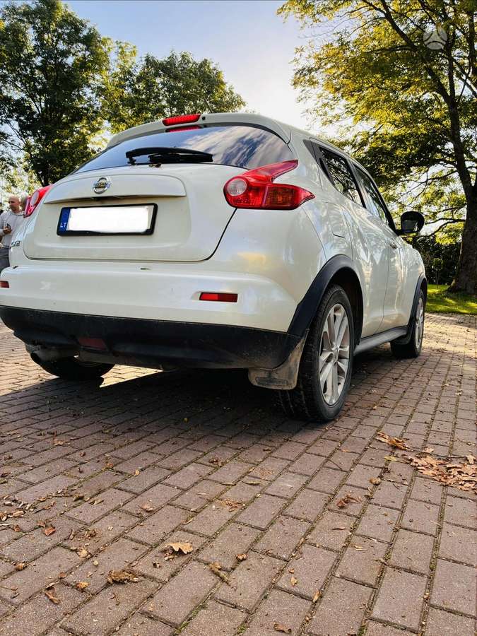 Nissan Juke 2011 — двигун 1618 cm³, 190 HP (140kW)