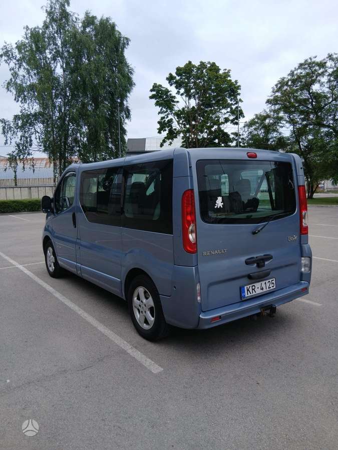 Renault Trafic 2008 — rear view