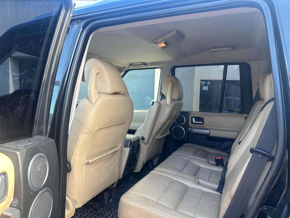 Land Rover 2009 — interior