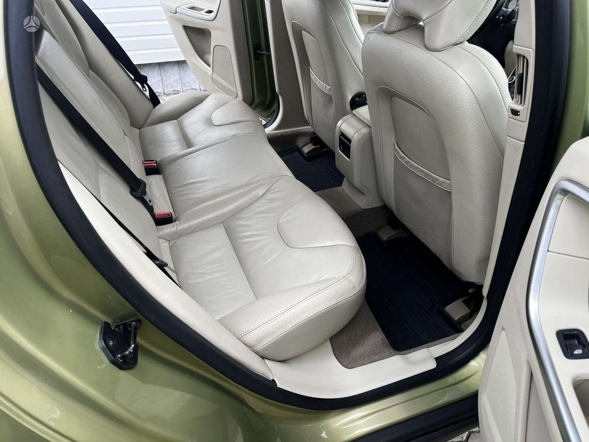 Volvo XC60 2008 — photo 15
