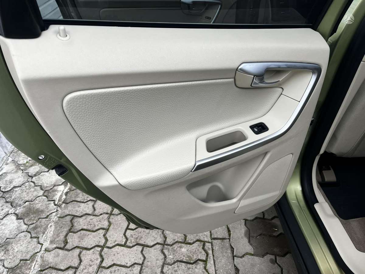 Volvo XC60 2008 — photo 18