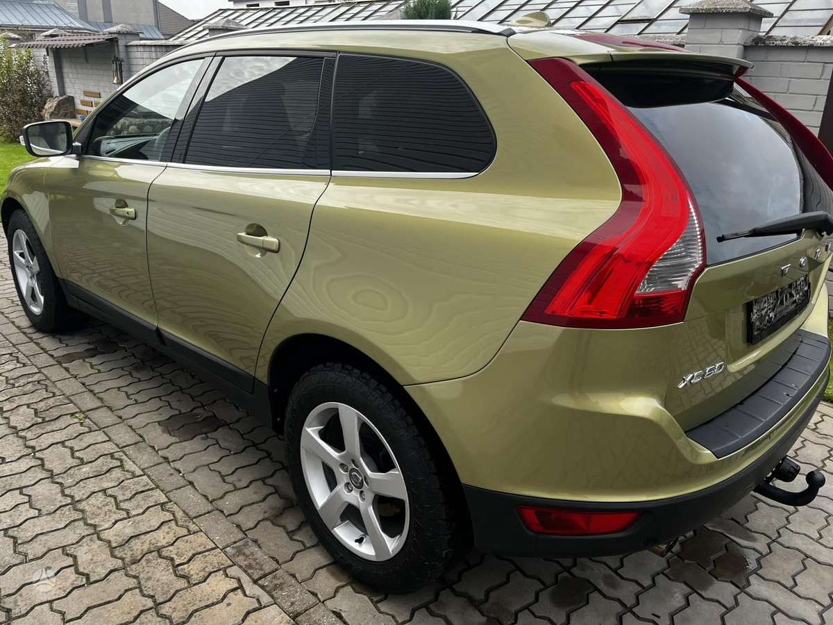 Volvo XC60 2008 — engine 2400 cm³, 185 HP (136kW)
