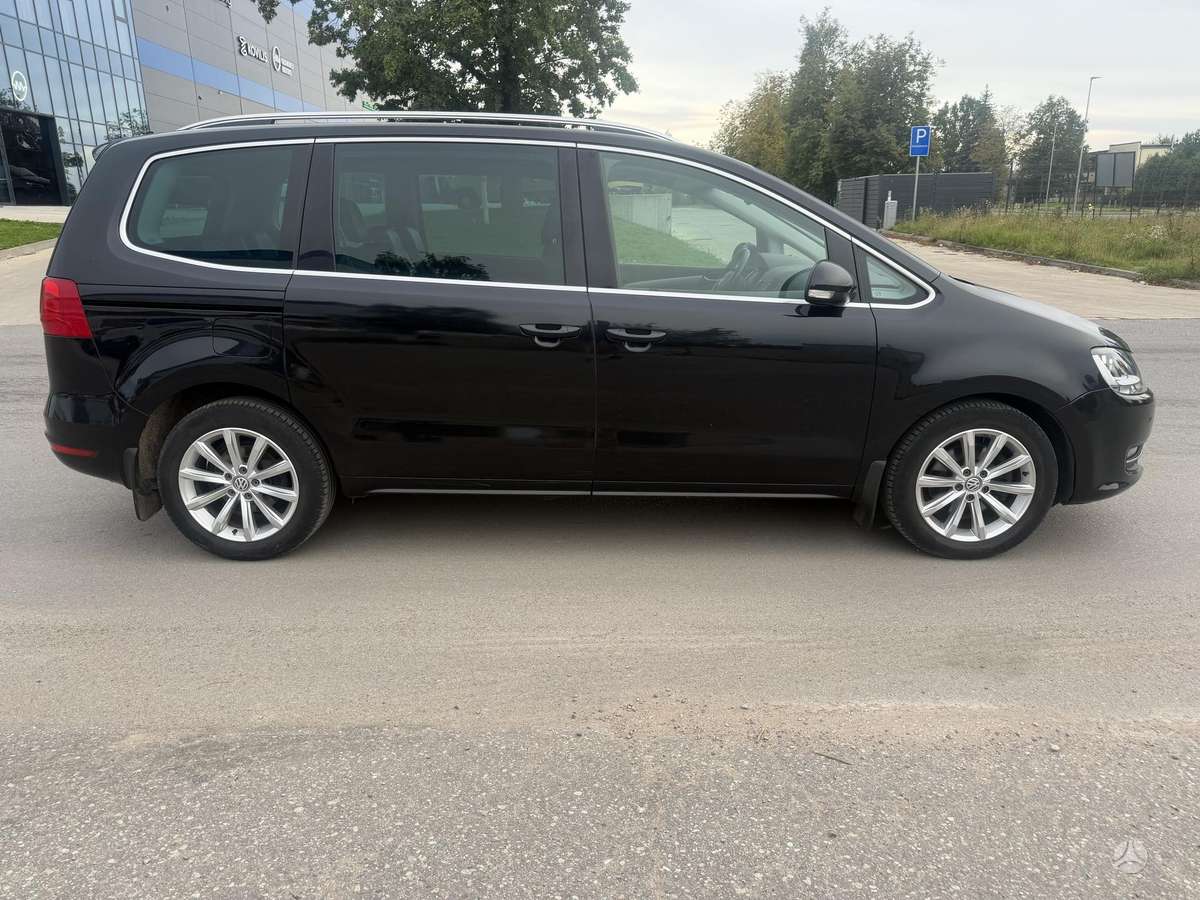 Volkswagen Sharan 2010 — photo 11