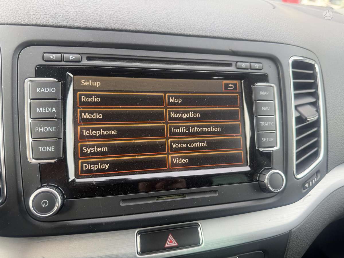 Volkswagen Sharan 2010 — photo 19