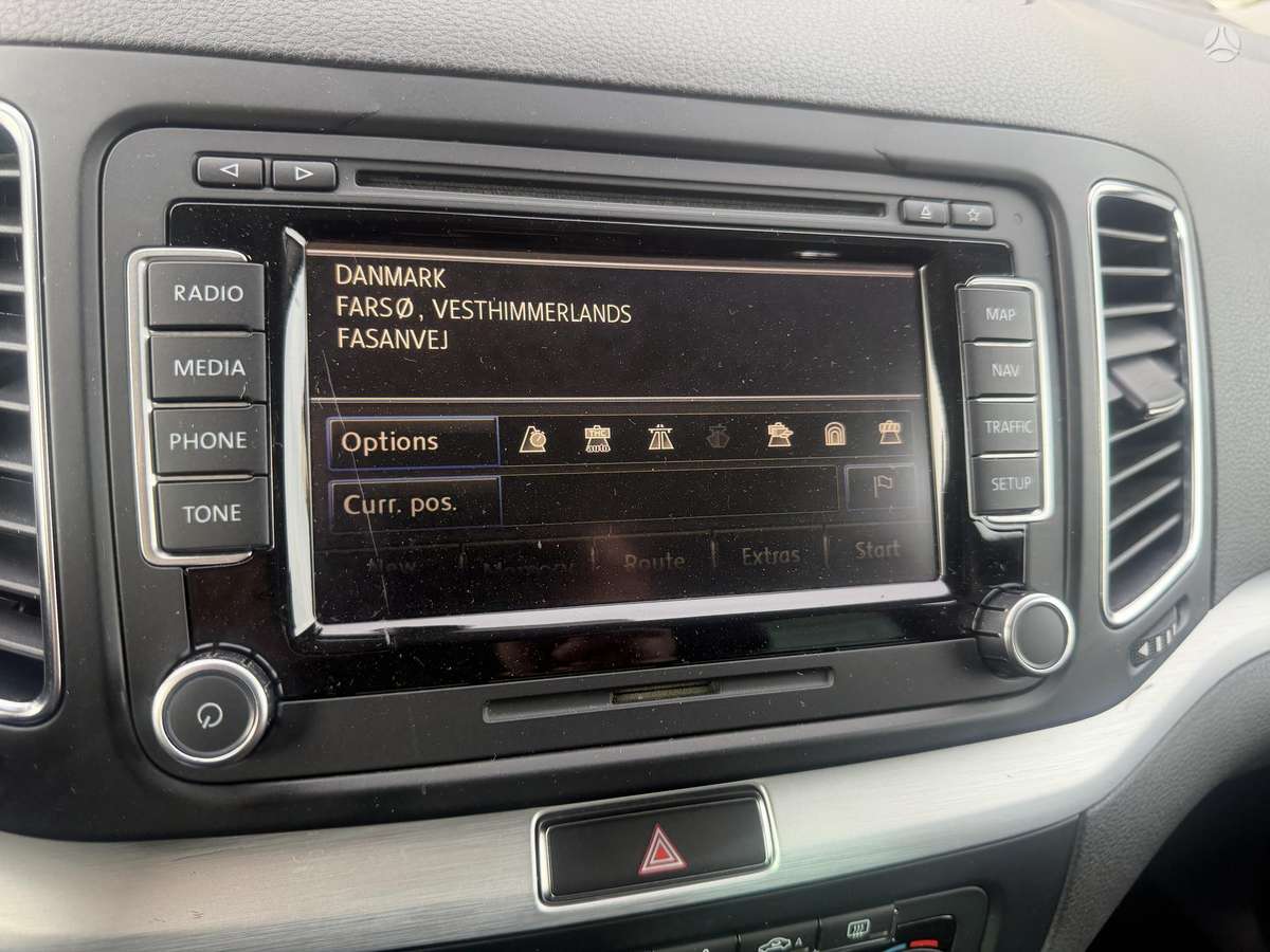 Volkswagen Sharan 2010 — photo 20