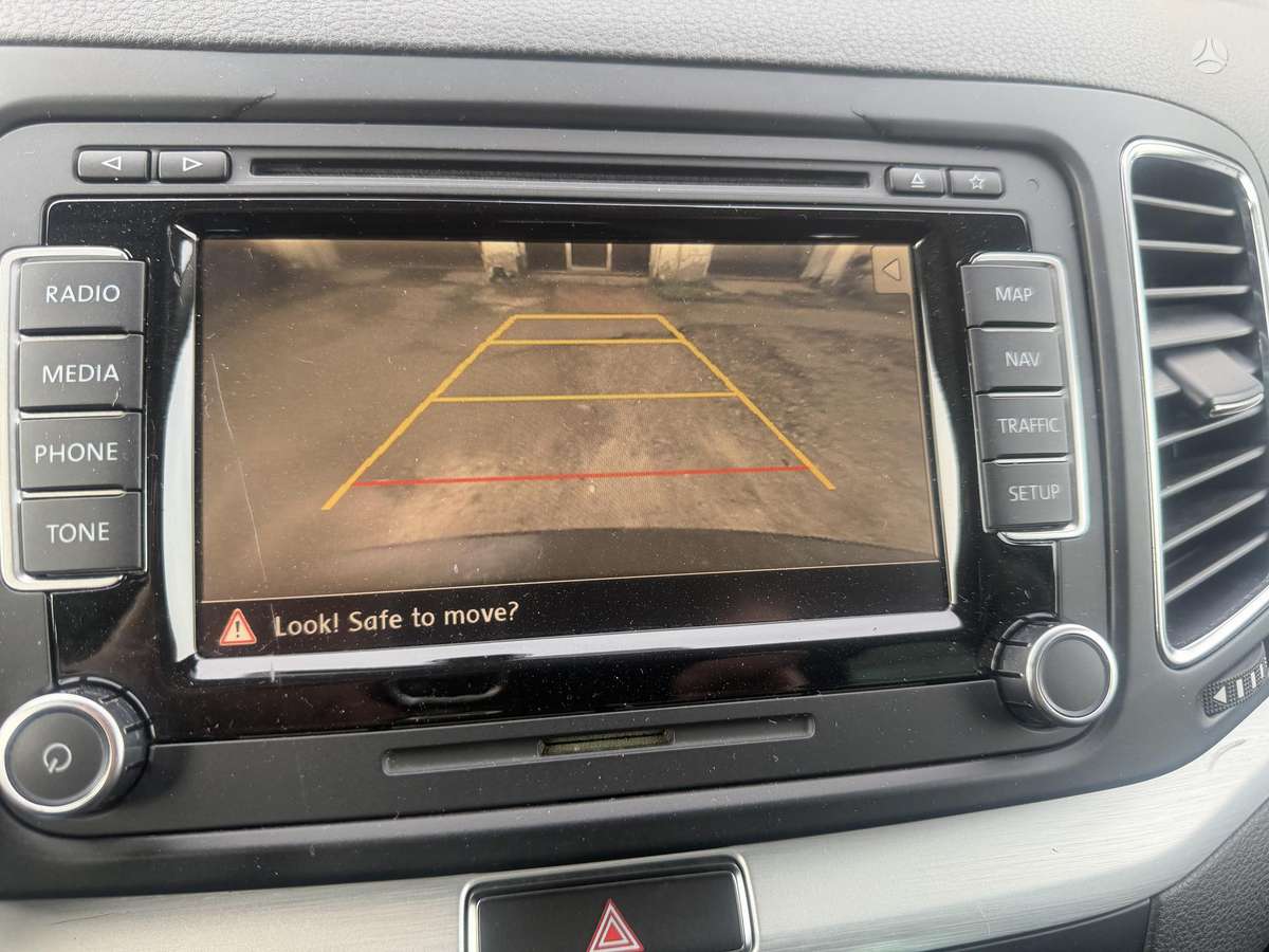 Volkswagen Sharan 2010 — photo 21