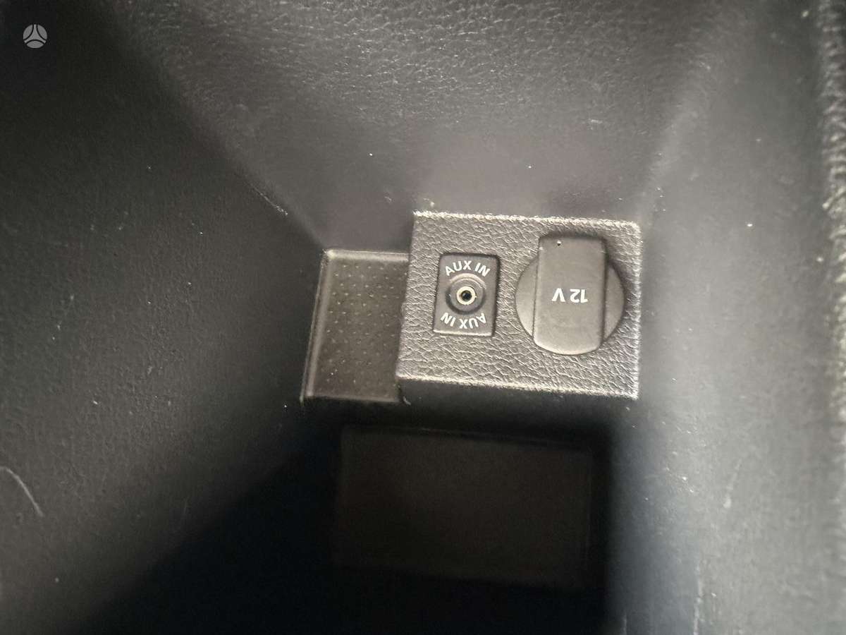 Volkswagen Sharan 2010 — photo 24