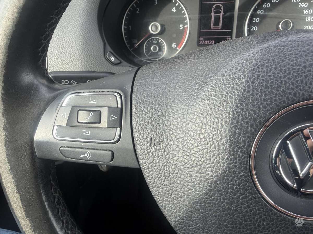 Volkswagen Sharan 2010 — photo 28