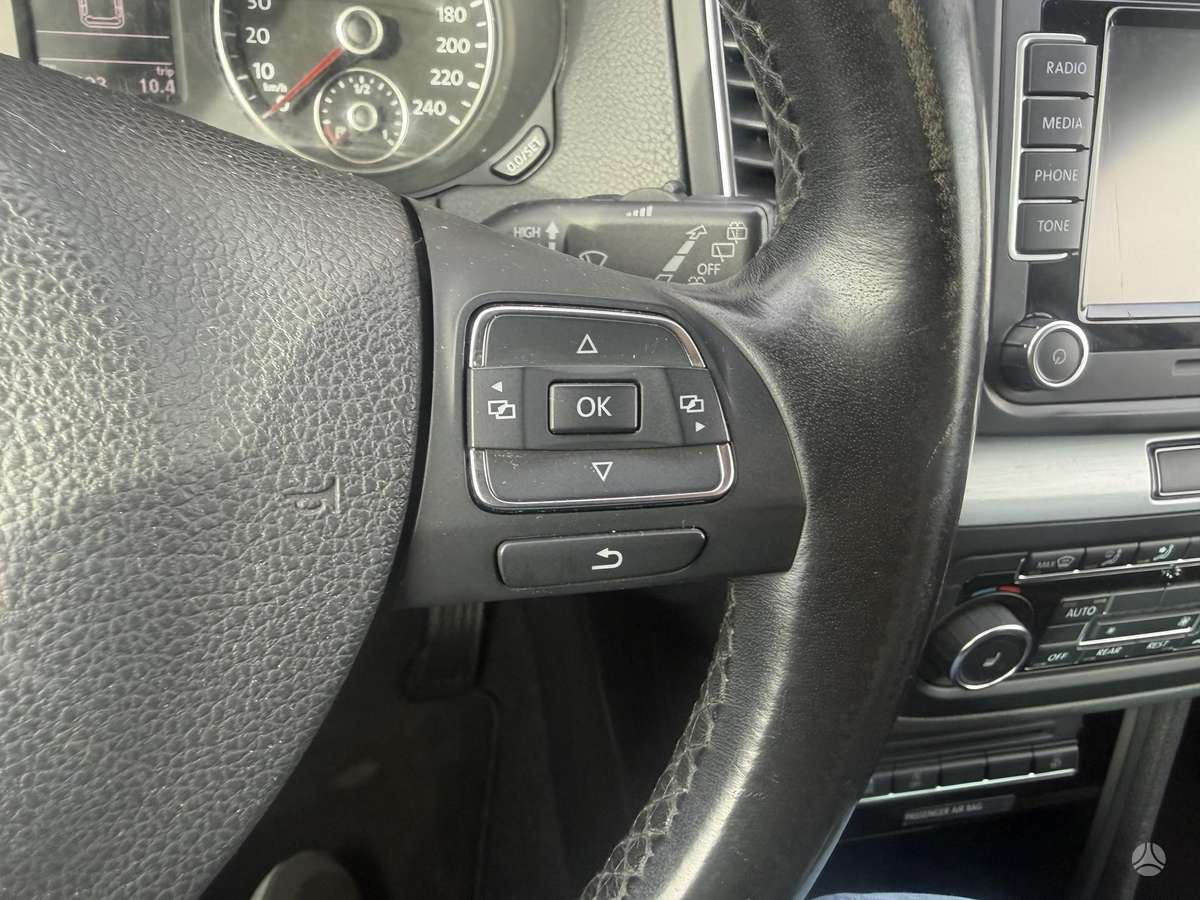 Volkswagen Sharan 2010 — photo 29