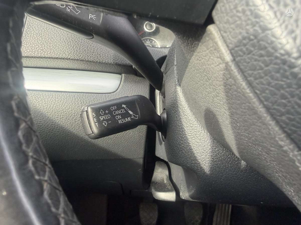 Volkswagen Sharan 2010 — photo 30