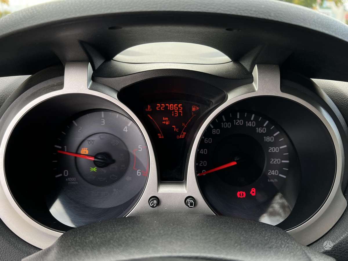 Nissan Juke 2013 — photo 14