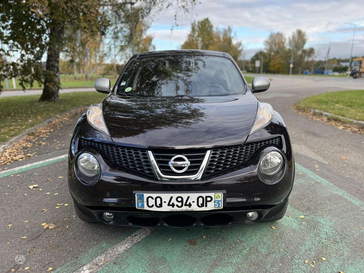 Nissan Juke 2013 — rear view