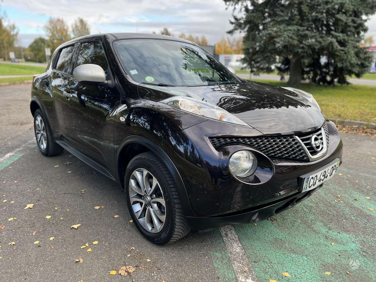 Nissan Juke 2013 — interior