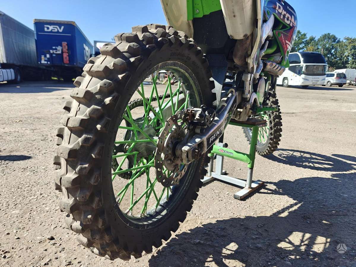 Kawasaki KXF 2012 — engine 450 cm³