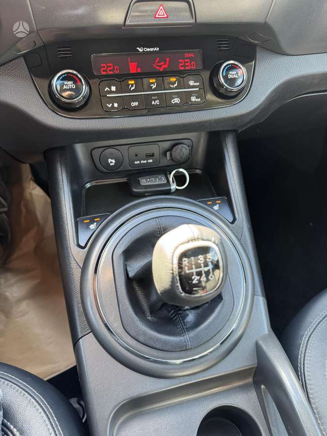 Kia Sportage 2011 — фото 25