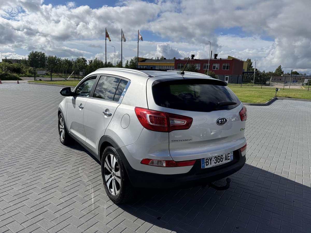 Kia Sportage 2011 — двигун 1685 cm³, 116 HP (85kW)