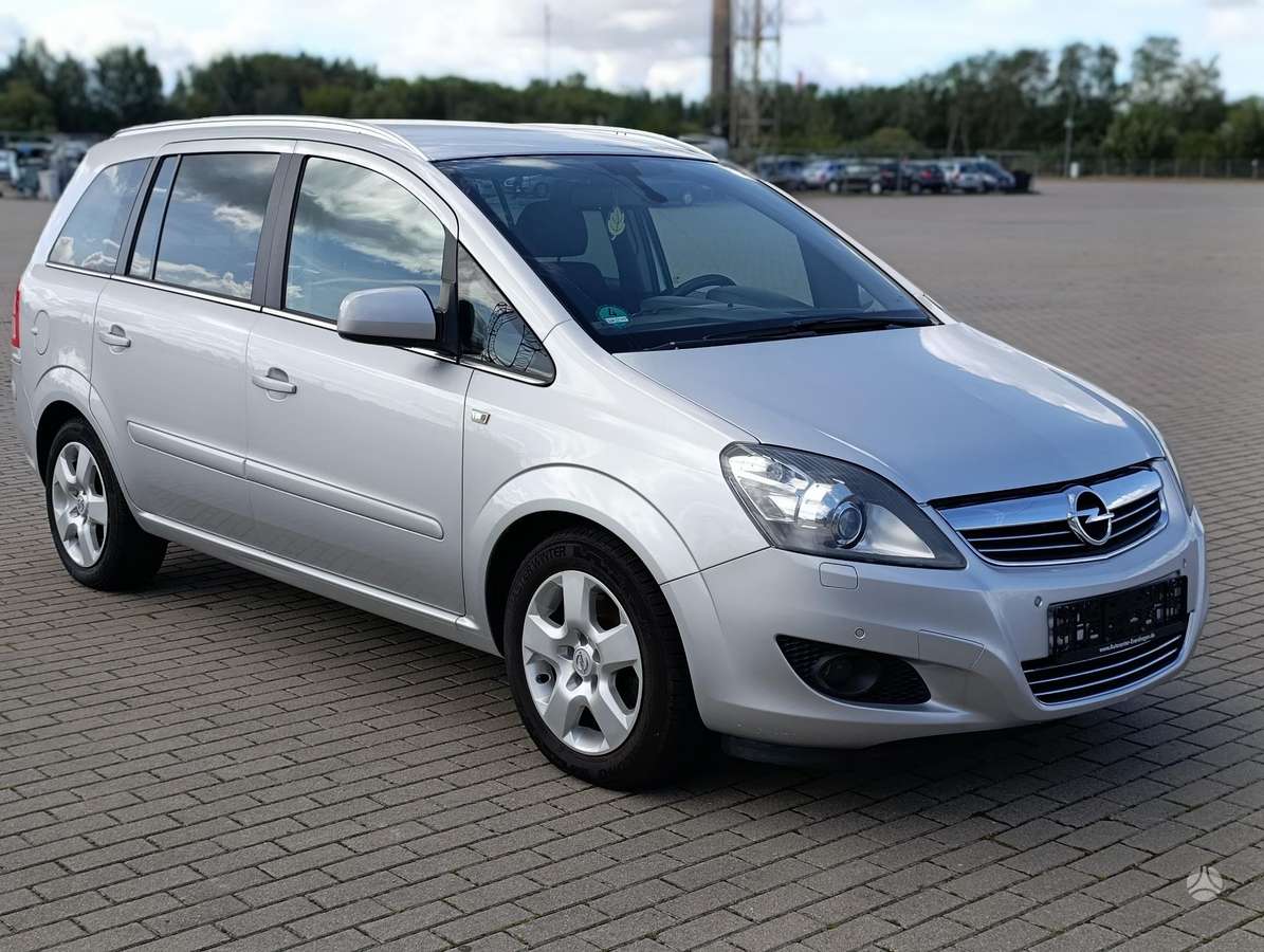 Opel Zafira 2012 — фото 13