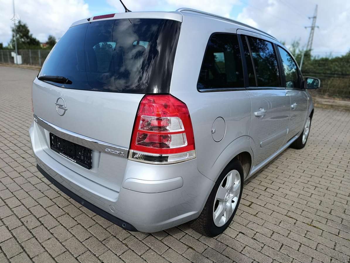 Opel Zafira 2012 — фото 14