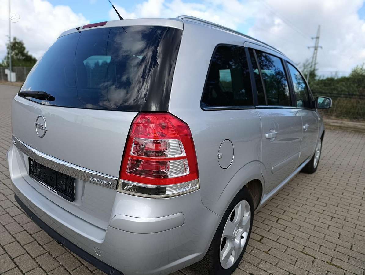 Opel Zafira 2012 — двигун 1686 cm³, 110 HP (81kW)