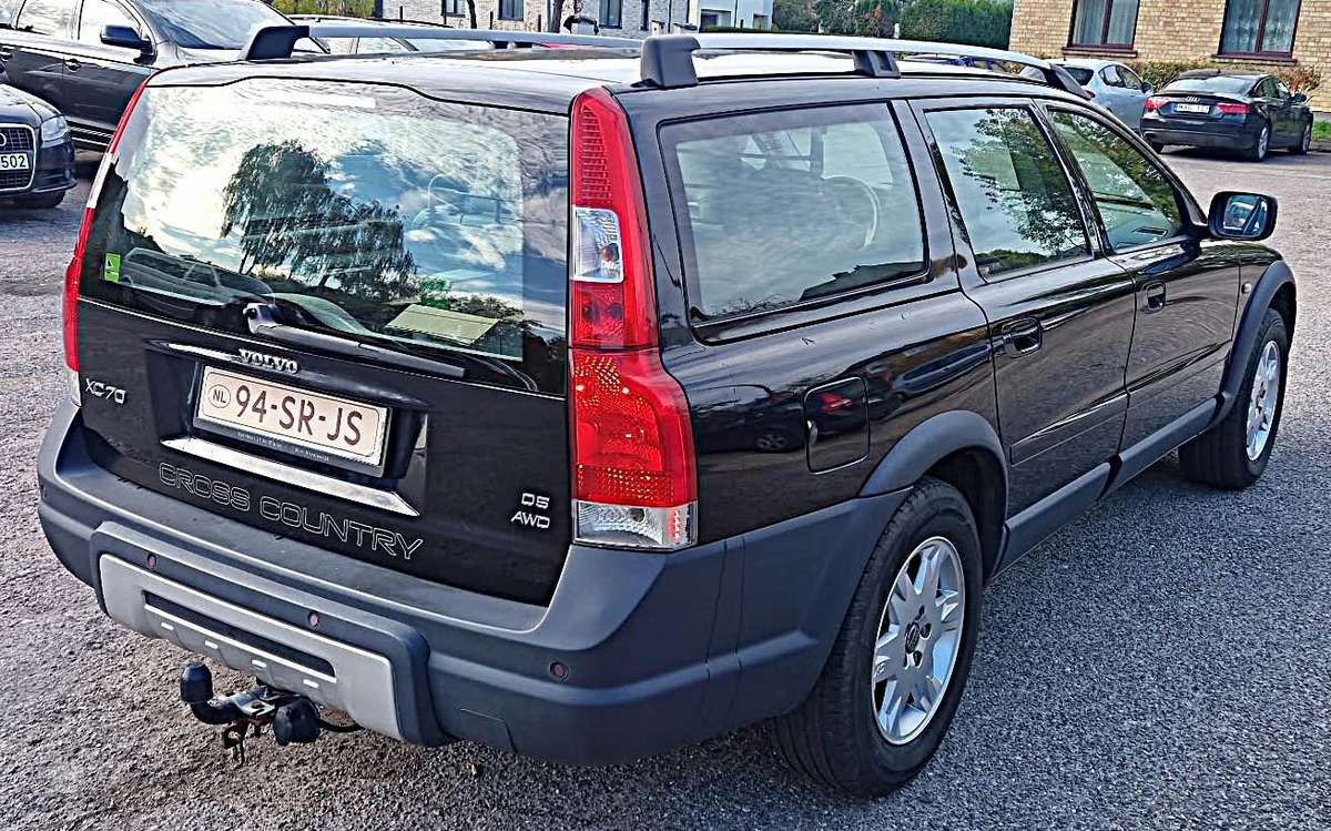 Volvo XC70 2006 — interior