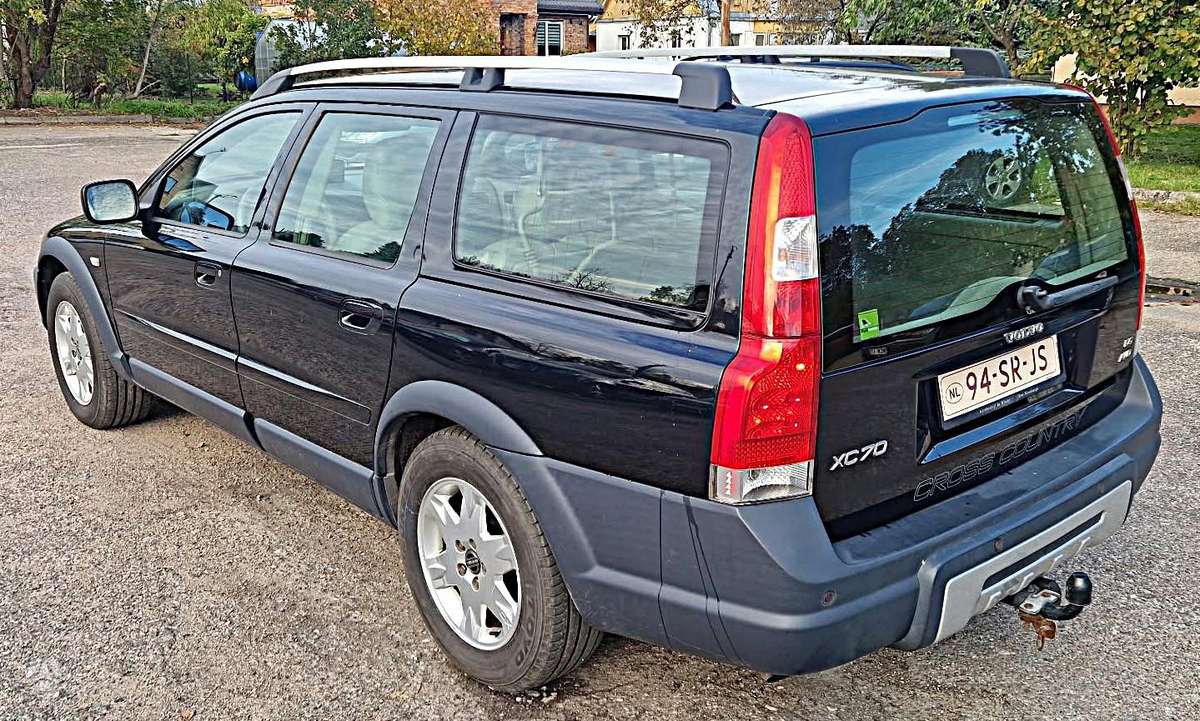 Volvo XC70 2006 — engine 2401 cm³, 185 HP (136kW)