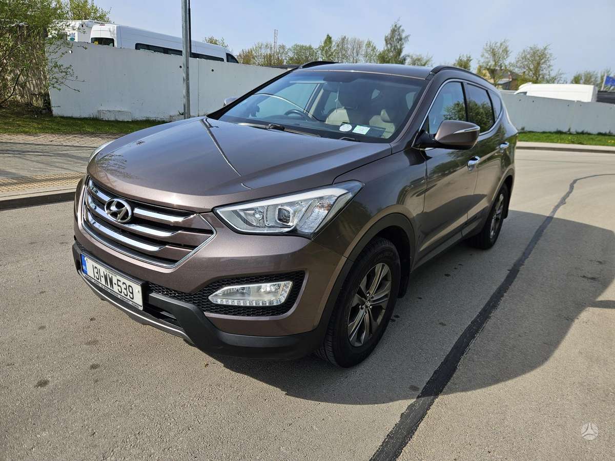 Hyundai Grand 2013 — rear view