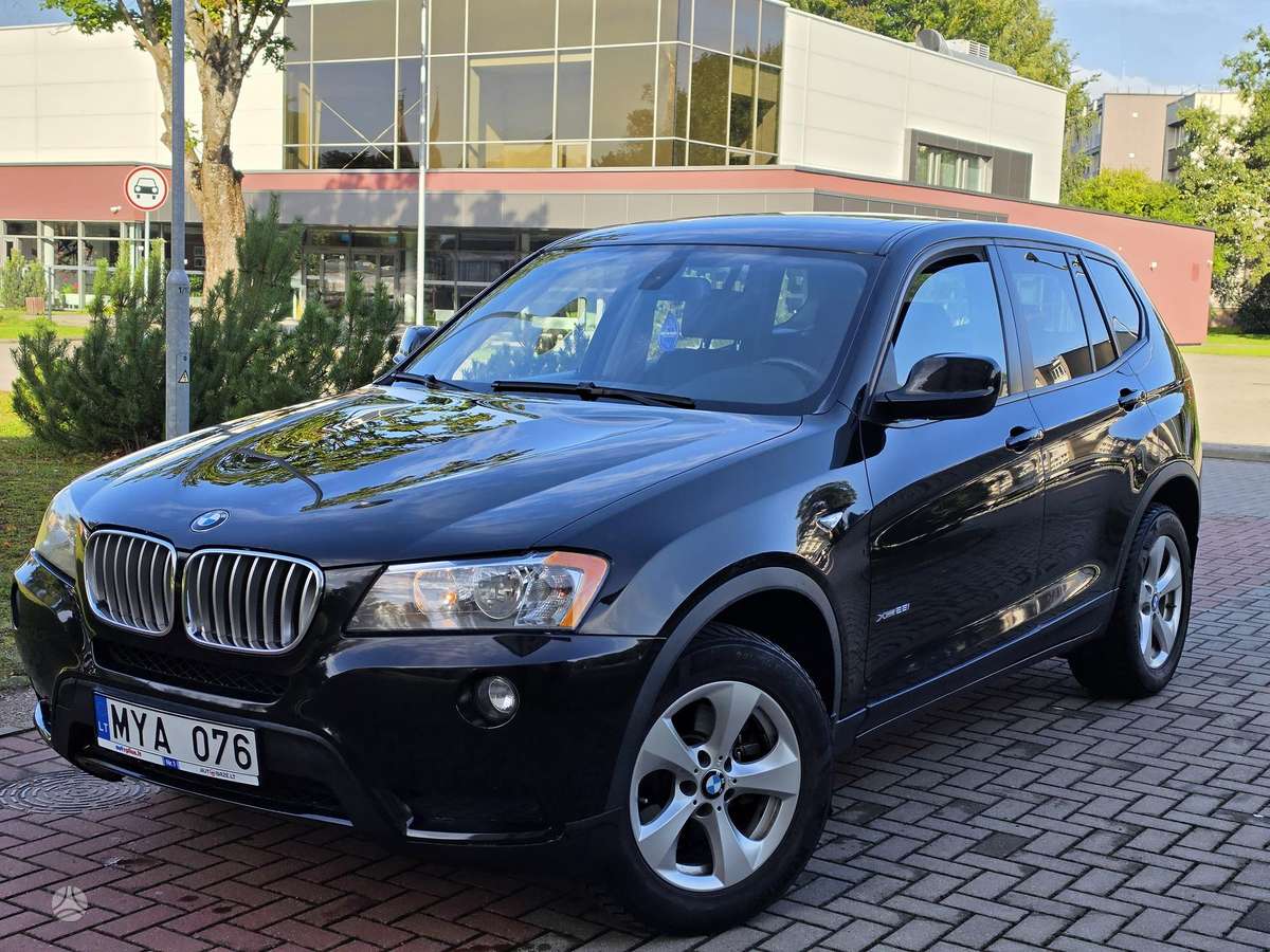 BMW X3 2012 — вигляд ззаду