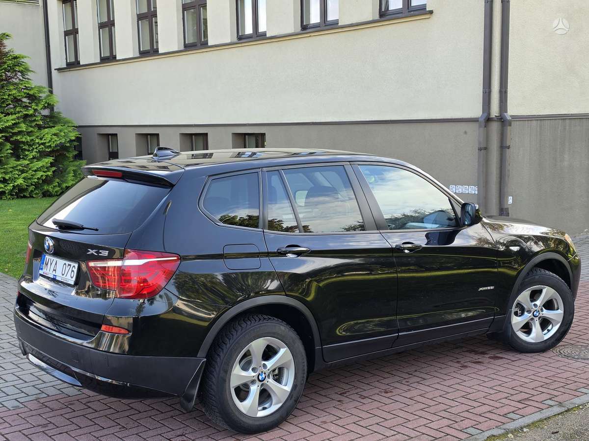 BMW X3 2012 — салон