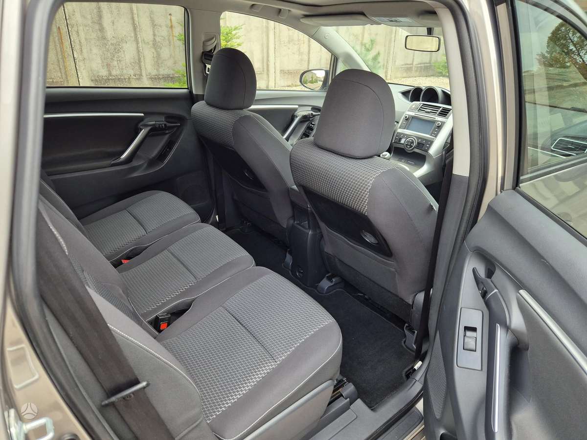 Toyota Verso 2015 — photo 10