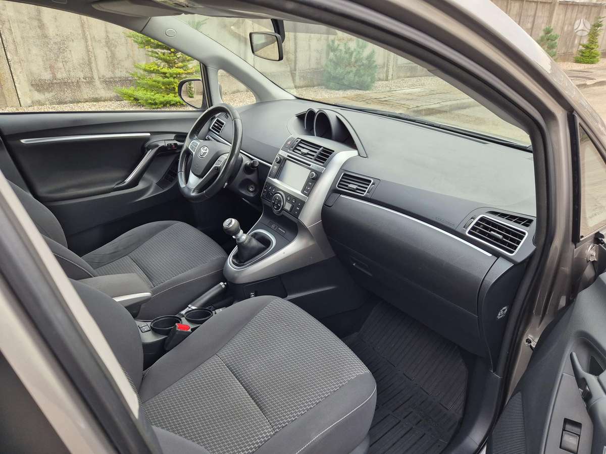 Toyota Verso 2015 — photo 11